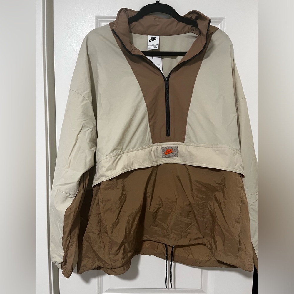 NWT XXL Nike Windbreaker